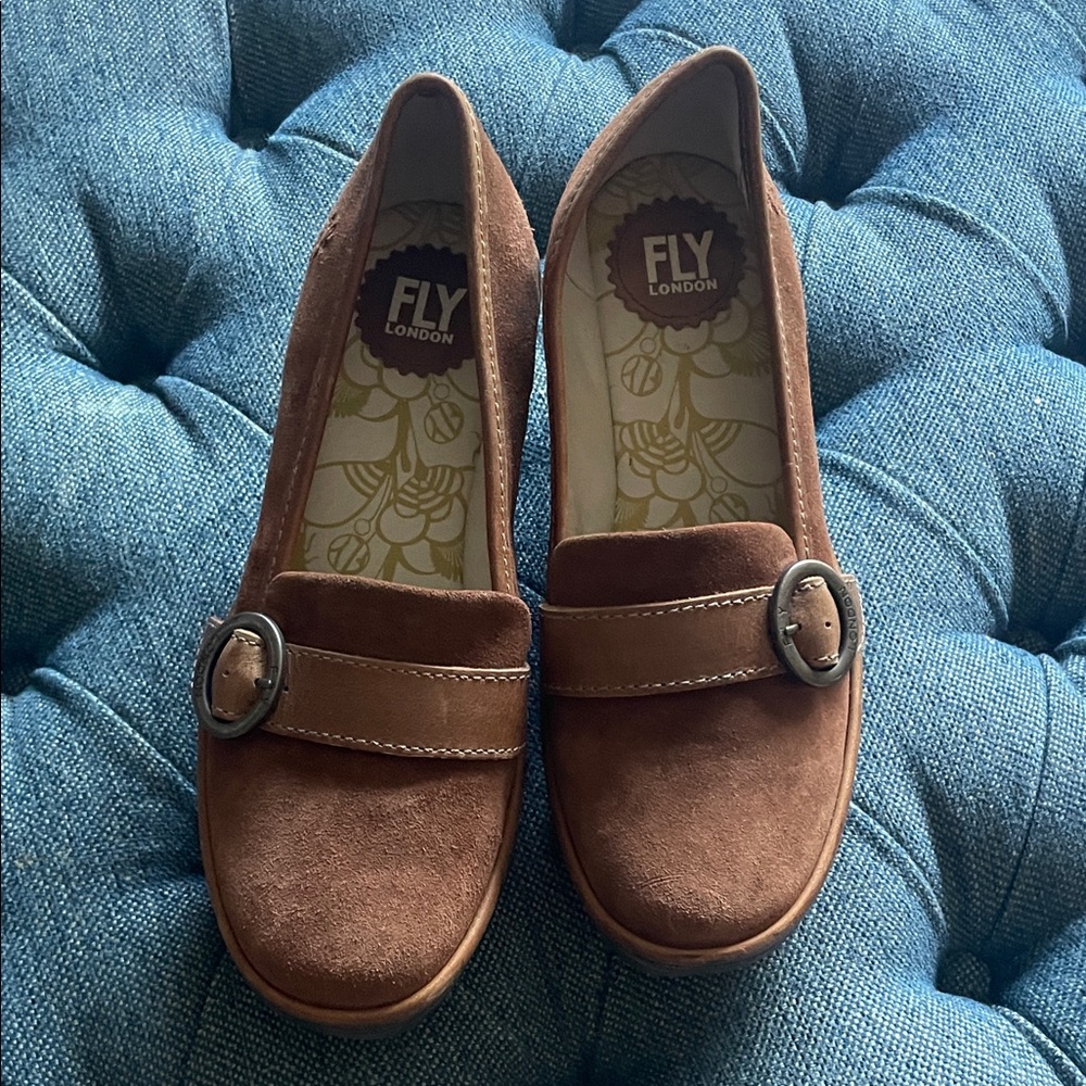 Fly London Women's Tan Suede wedge Loafers